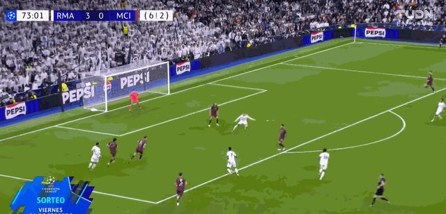 1740004079323076119.gif 维尼修斯.gif