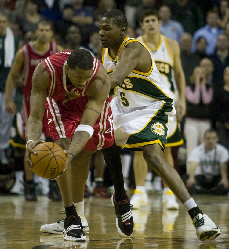 必发APP-夸梅：麦迪你个一碰就倒的软蛋还碰瓷科比？科比在世时你咋不敢说