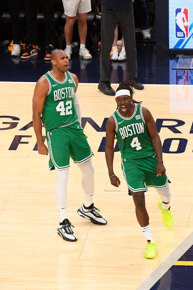 带病出战完成致命抢断 霍勒迪化身步行者后卫噩梦