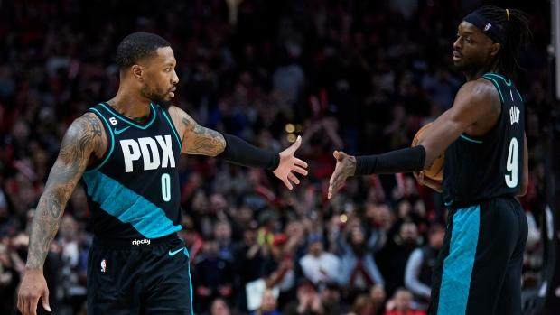 必发官网-【人物】10胜4负登顶西部！格兰特到来改变开拓者