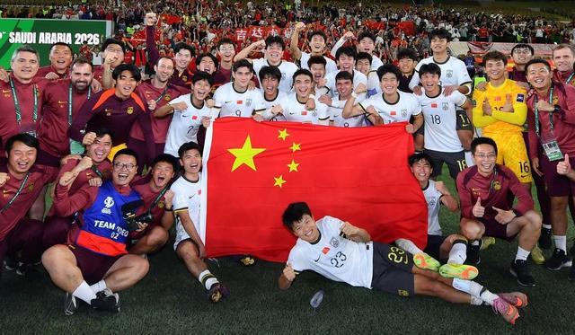 必发-北青：安东尼奥在队风队纪方面很严，备战期间禁止球员点外卖